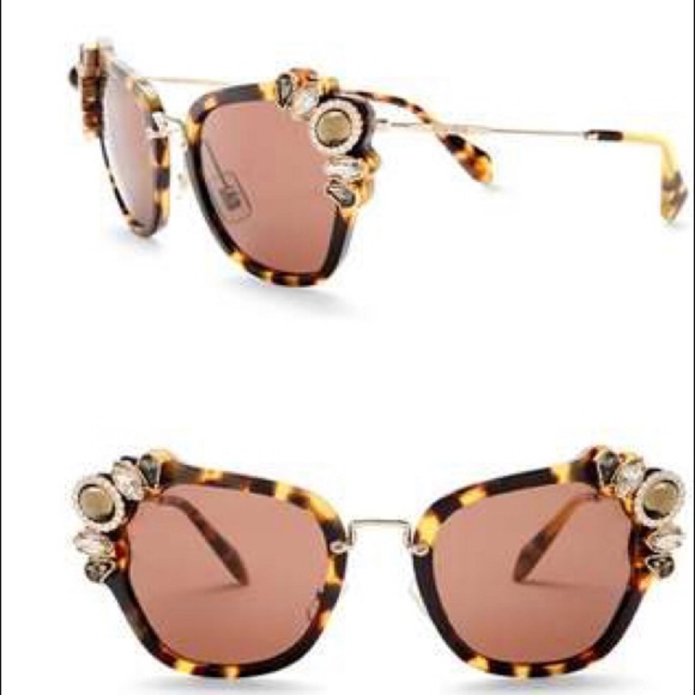 Miu Miu Cat-eye Sunglasses🆕